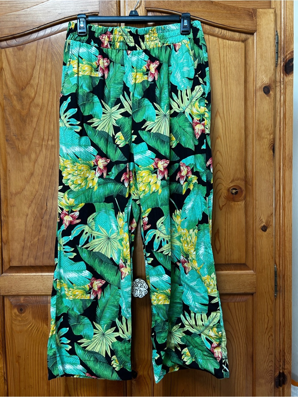 Nicole Miller Black Tropical Leaf Print Pull-On Pants